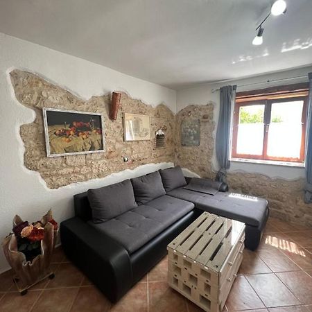 Apartamento Kuca Za Odmor Matea Poreč Exterior foto